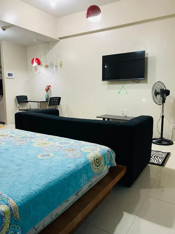 One Palm Tree Villas Condominium - Studio 5Th Fl With Balcony - Across Terminal 3 Airport Manila Apartment