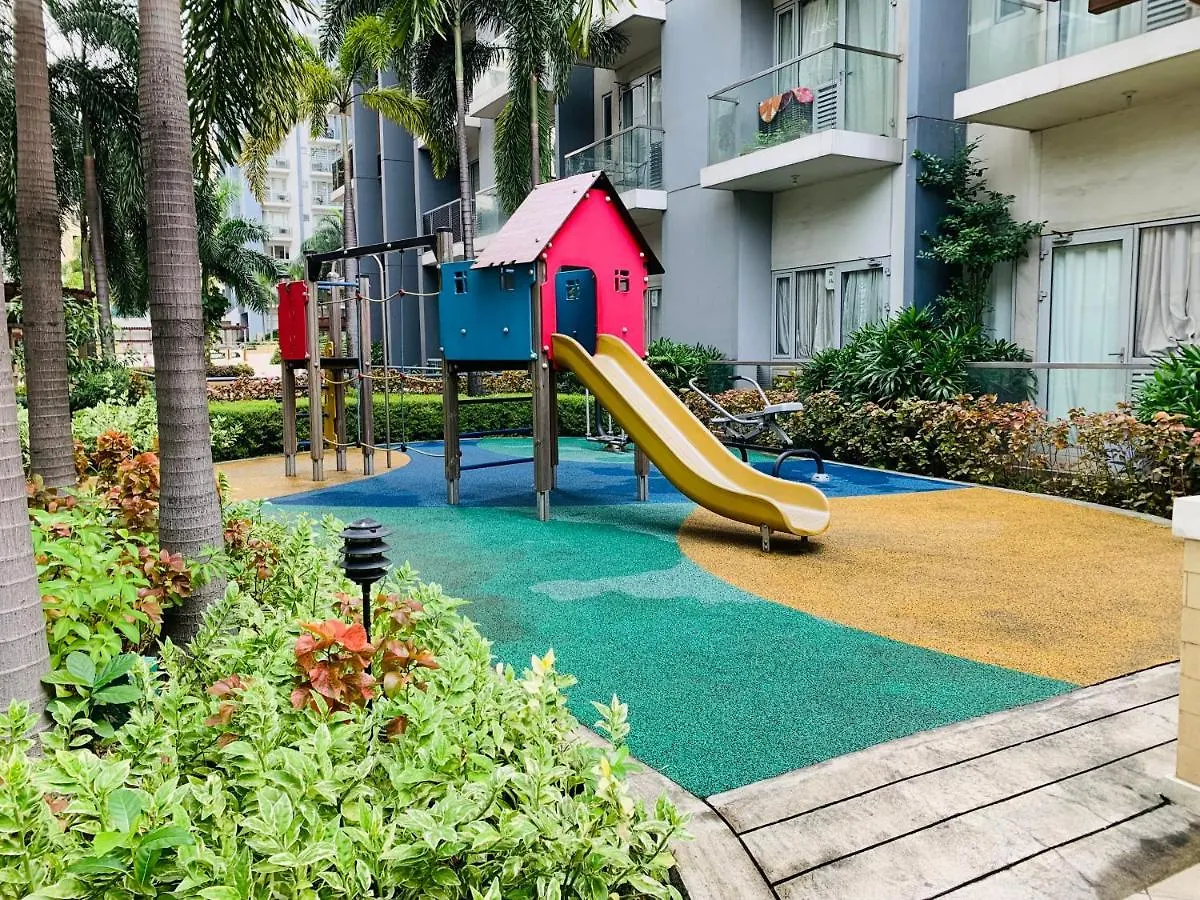 One Palm Tree Villas Condominium - Studio 5Th Fl With Balcony - Across Terminal 3 Airport Manila Apartment