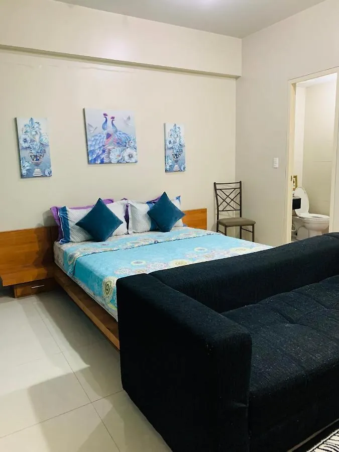 One Palm Tree Villas Condominium - Studio 5Th Fl With Balcony - Across Terminal 3 Airport Manila Apartment